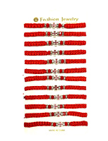 Браслет с крестом и бусинами (красный,)