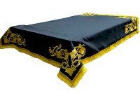 Скатерть  габардин, золотая вышивка  105/135 см